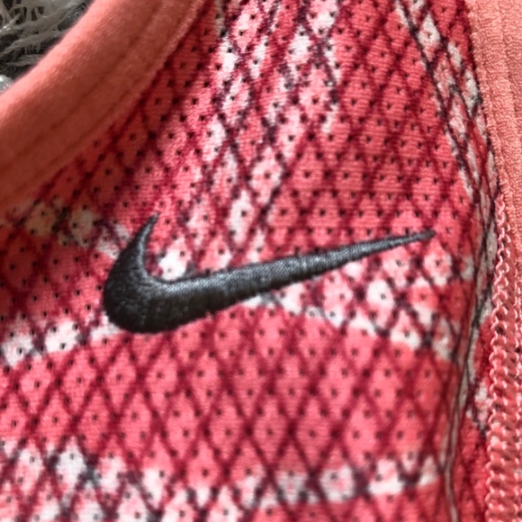 EUC Nike Dri-Fit Tank ➰ - Picture 3 of 4